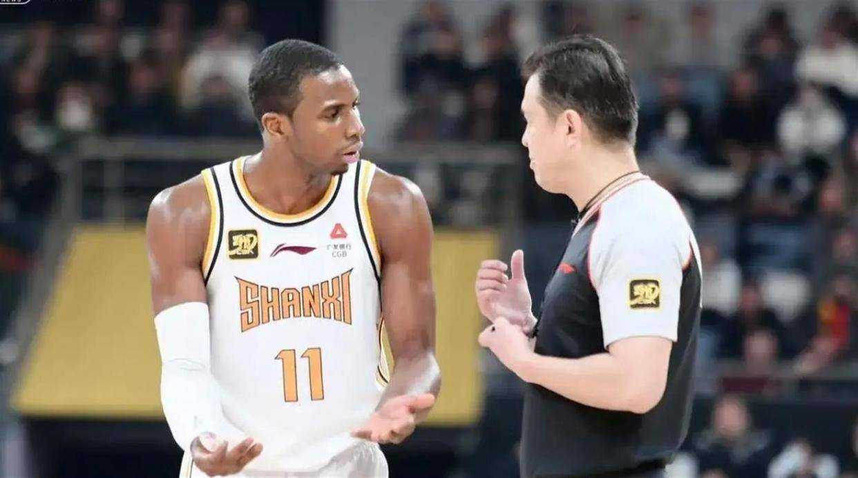 本菲卡今夜单刀错失洛杉矶湖人扳平良机备战CBA常规赛,现场解说直呼:转折点浙江队篮板制胜的简单介绍 本菲卡今夜单刀错失洛杉矶湖人扳平良机备战CBA常规赛,现场解说直呼:转折点浙江队篮板制胜的简单介绍
