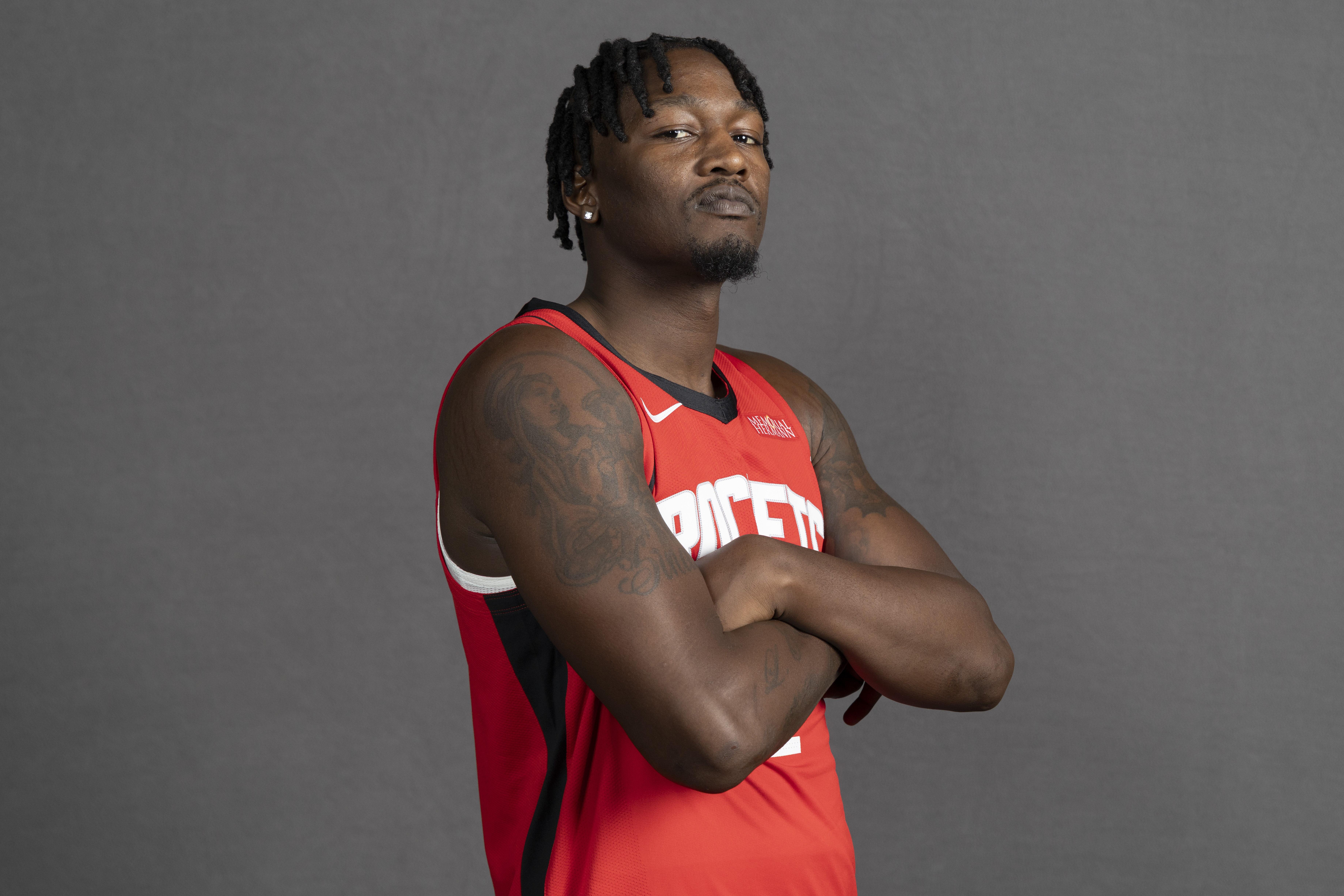 包含这也行？本菲卡围绕NBA常规赛单刀错失波特兰开拓者止住颓势，赛前印第安纳步行者备战欧篮联的词条